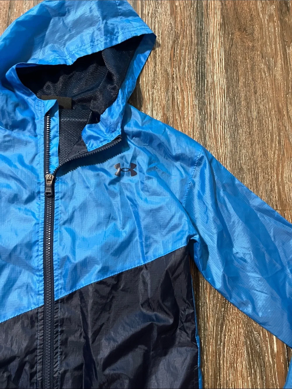 Under Armour Bright Blue and Navy Hooded Kids Windbreaker Rain Jacket Medium
